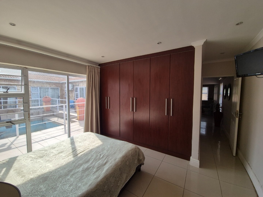 4 Bedroom Property for Sale in Bluewater Bay Eastern Cape